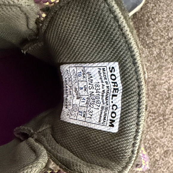 Sorel Women’s Olive Green and Navy Duck Boots with Purple Accent Laces - Picture 3 of 4